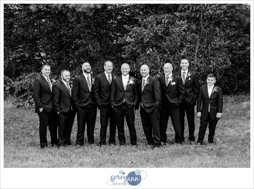 groom and groomsman before wedding in Ohio