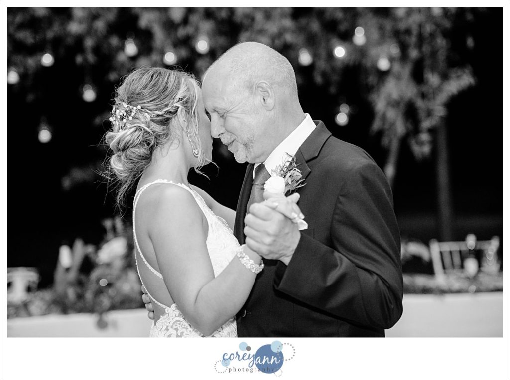 Outdoor wedding reception on a farm in Ohio