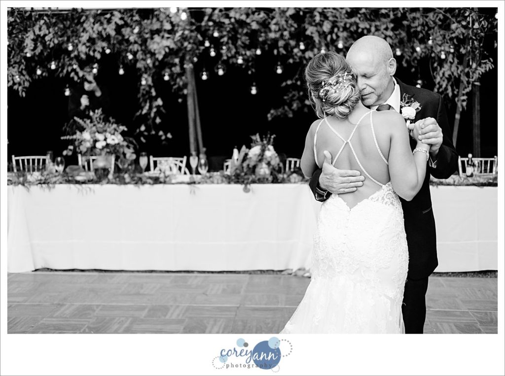 Outdoor wedding reception on a farm in Ohio