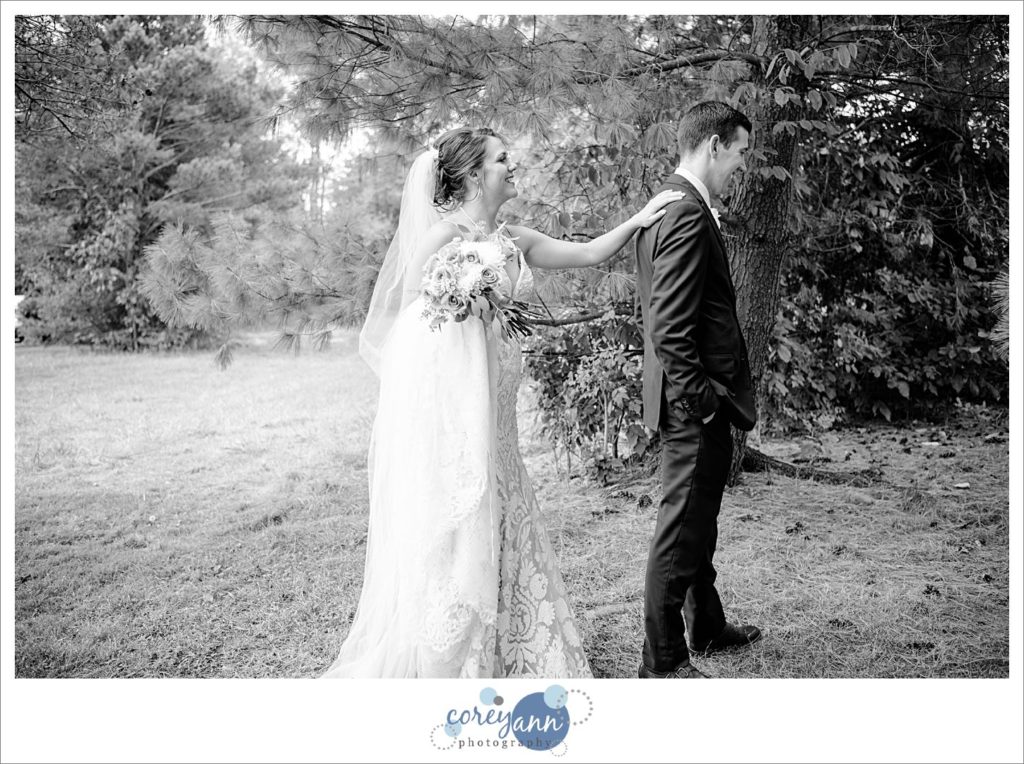 First Look between bride and groom before wedding