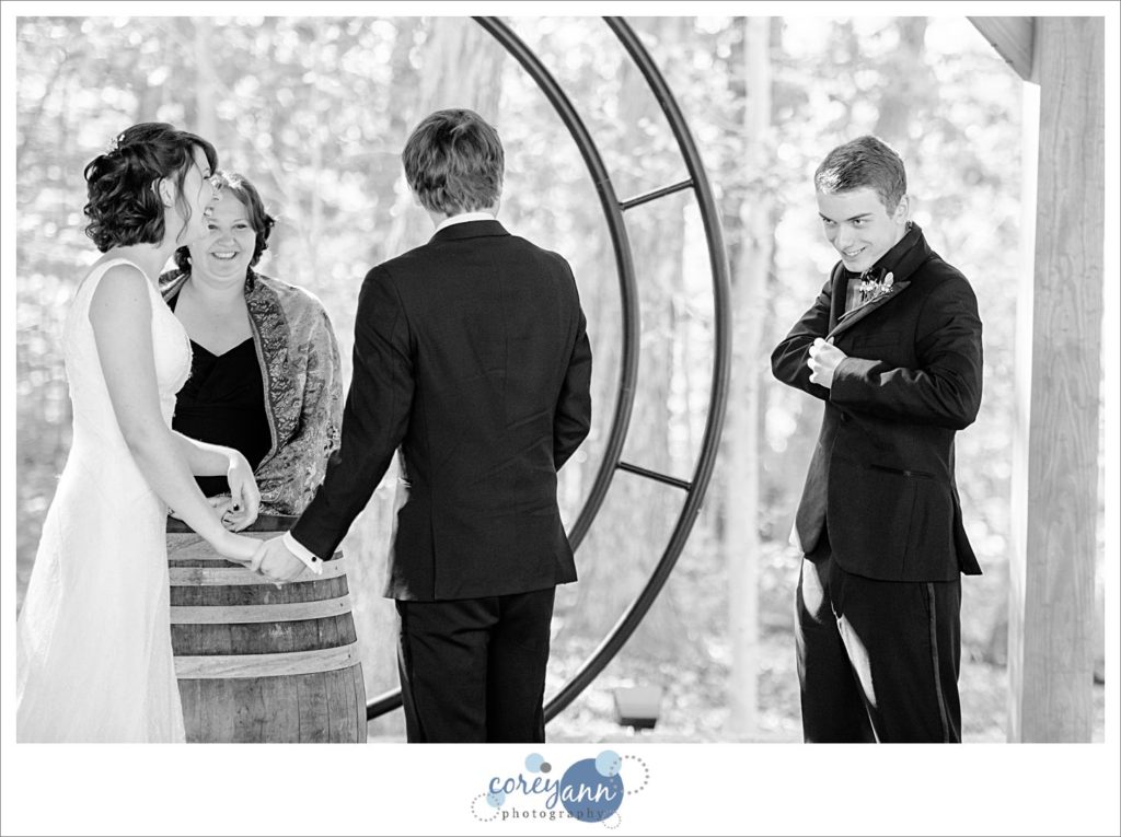 October wedding ceremony at Sapphire Creek Winery