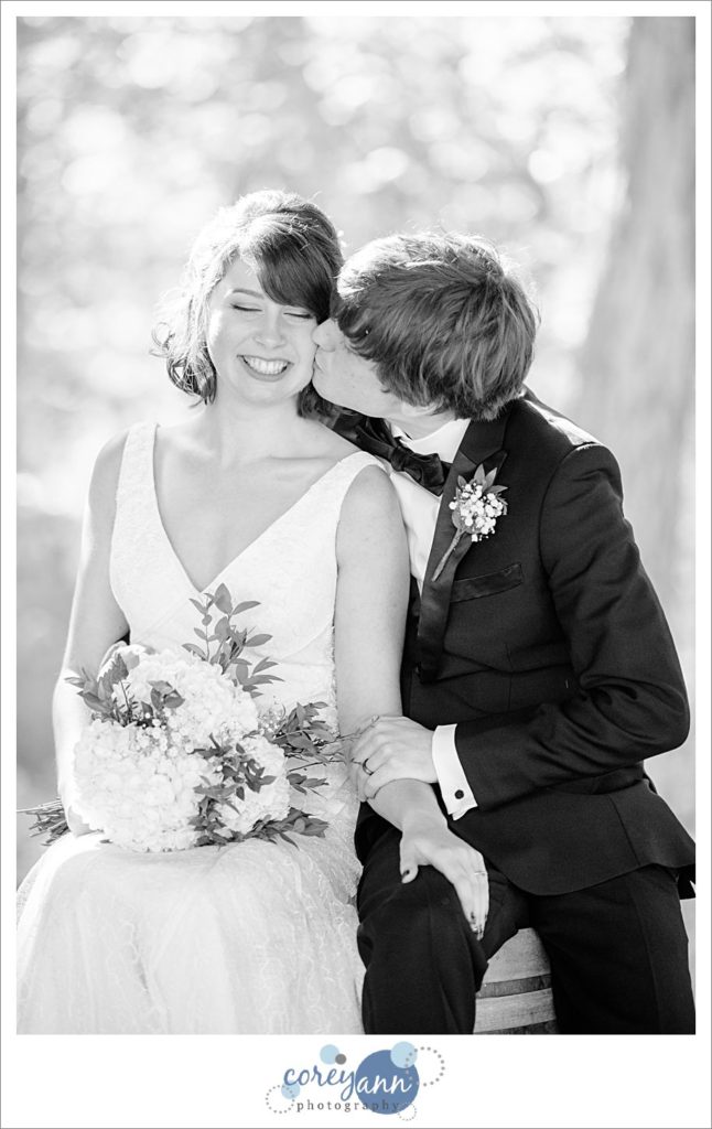 October wedding at Sapphire Creek Winery in Ohio