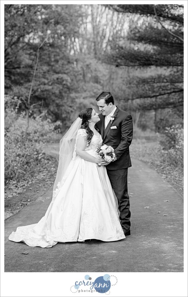 Autumn wedding photos at Bradley Woods Reservation in Ohio