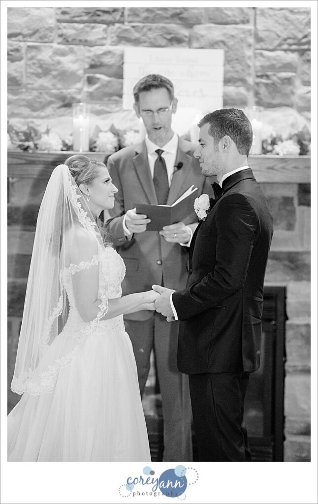 wedding ceremony at roses run country club in Stow Ohio