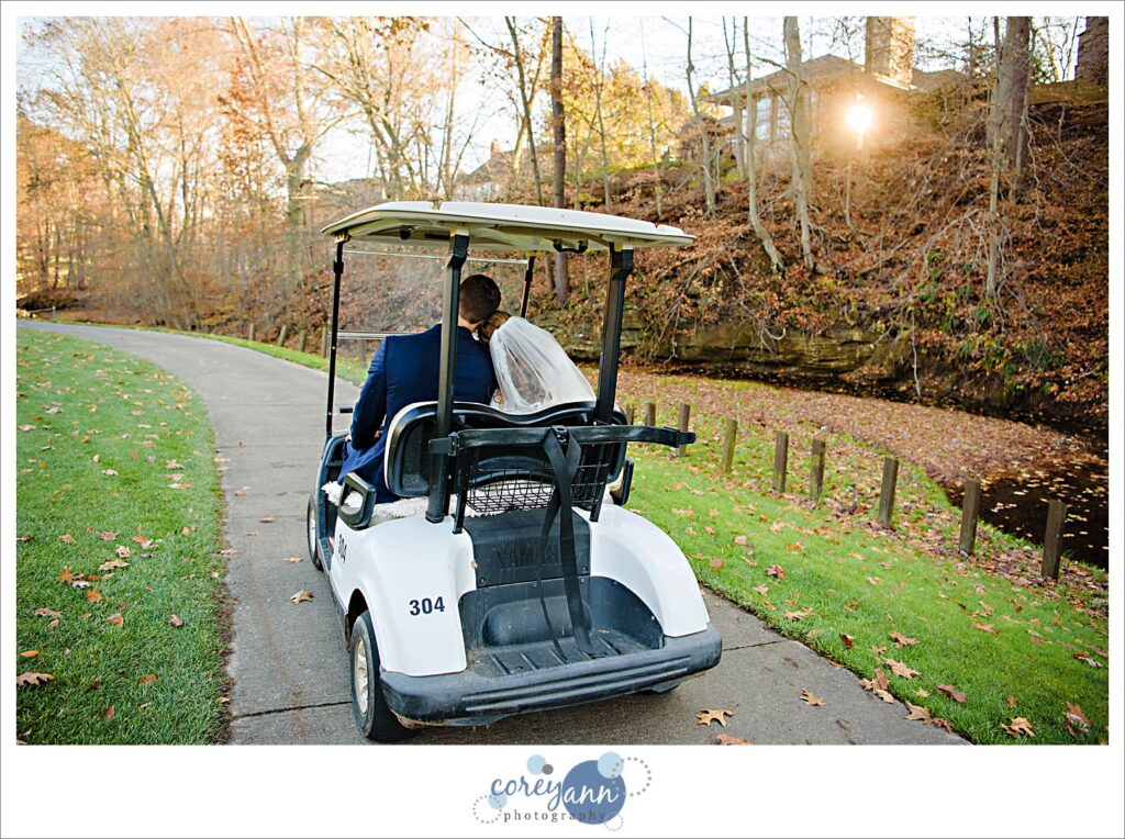 November wedding at roses run country club in Stow Ohio