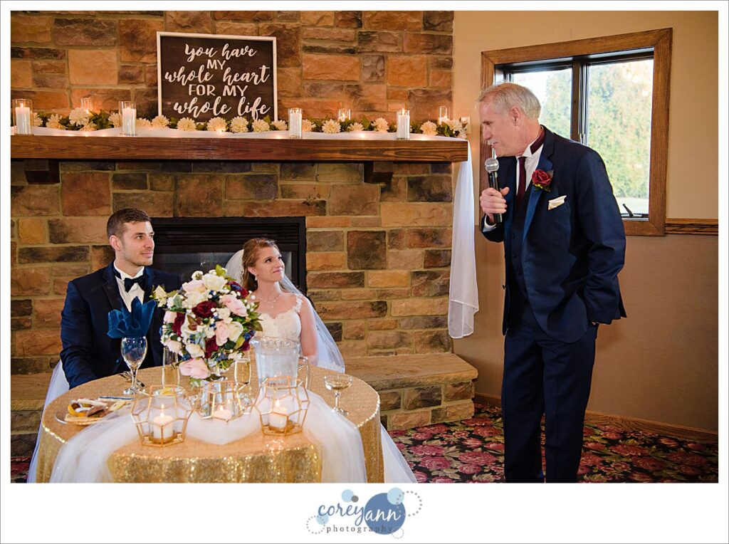 wedding reception at roses run country club in Stow Ohio