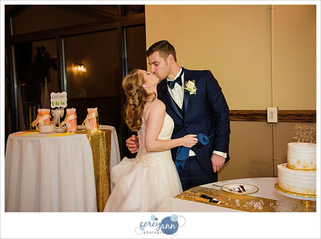 wedding reception at roses run country club in Stow Ohio