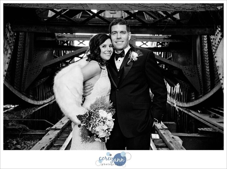 wedding photos at shooters bridge in Cleveland