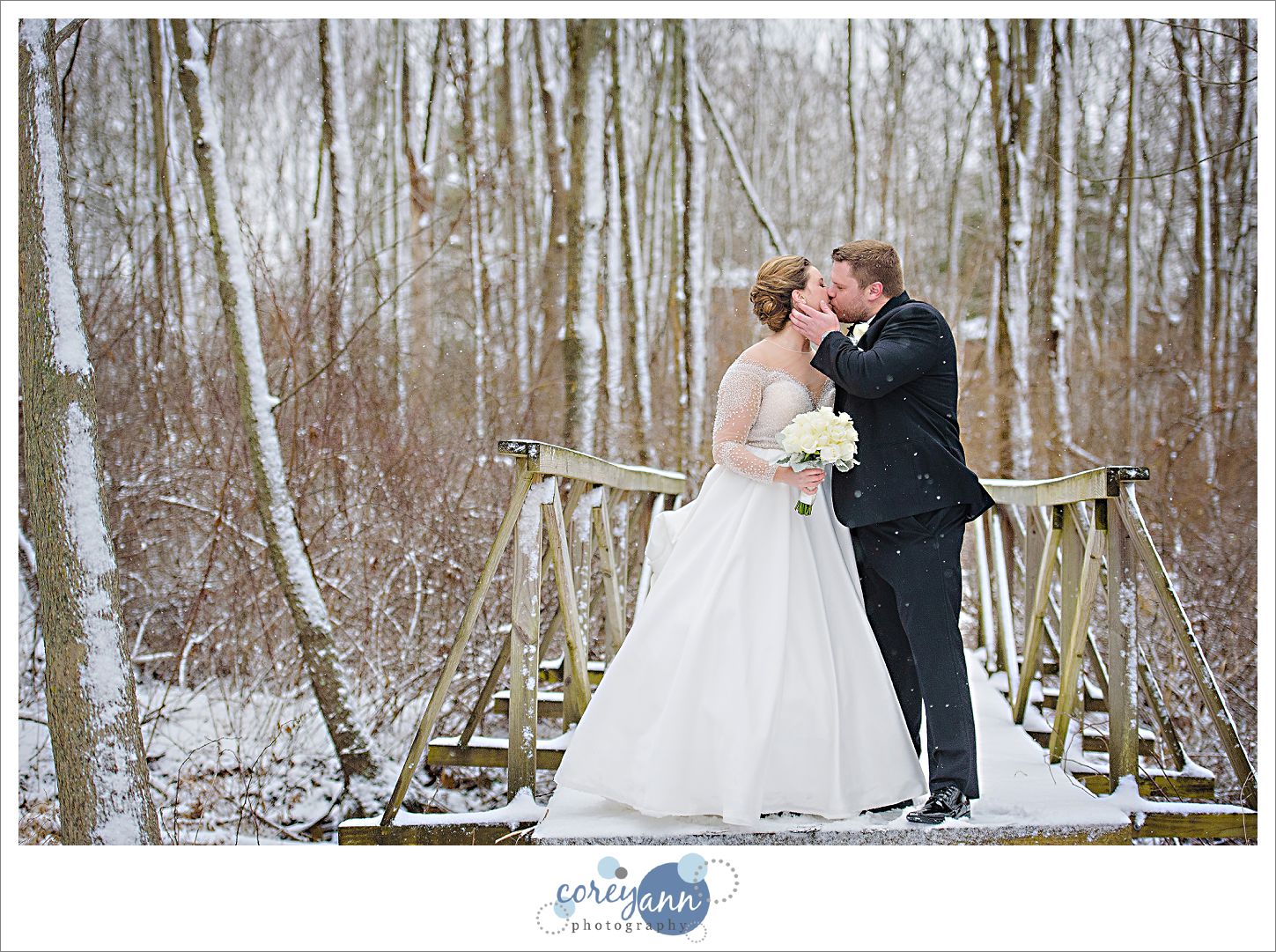 Embassy Suites North Canton Wedding with Erin and Matt