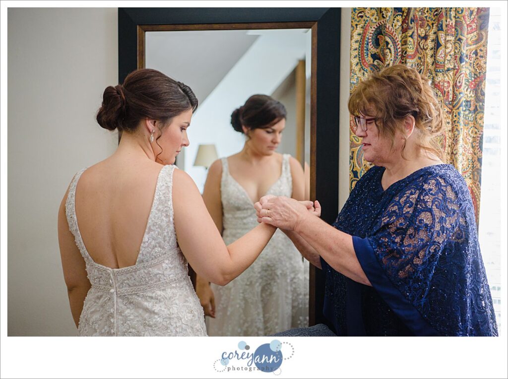 Bride getting ready for wedding at Stan Hywet