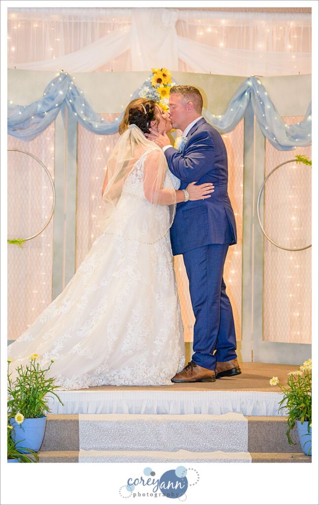 Wedding ceremony at Santangelo's in Massillon Ohio