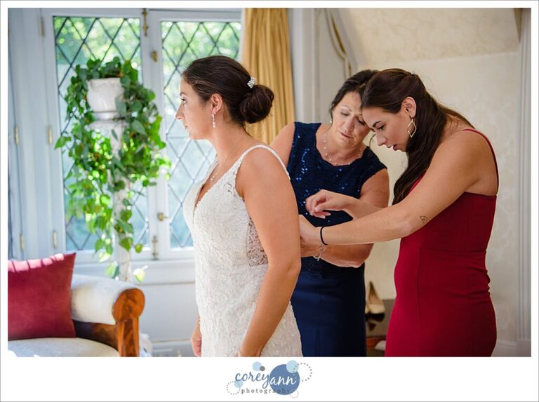 bride getting ready at oneil house for wedding