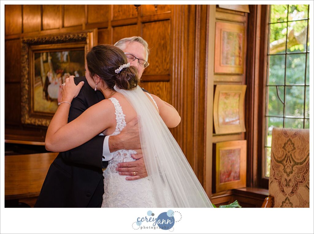 Father daughter first look in akron at Oneil house