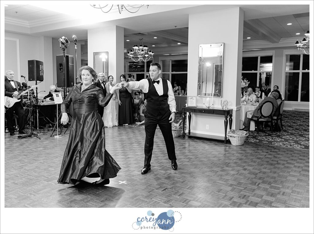 Wedding reception at Fairlawn Country Club in Ohio