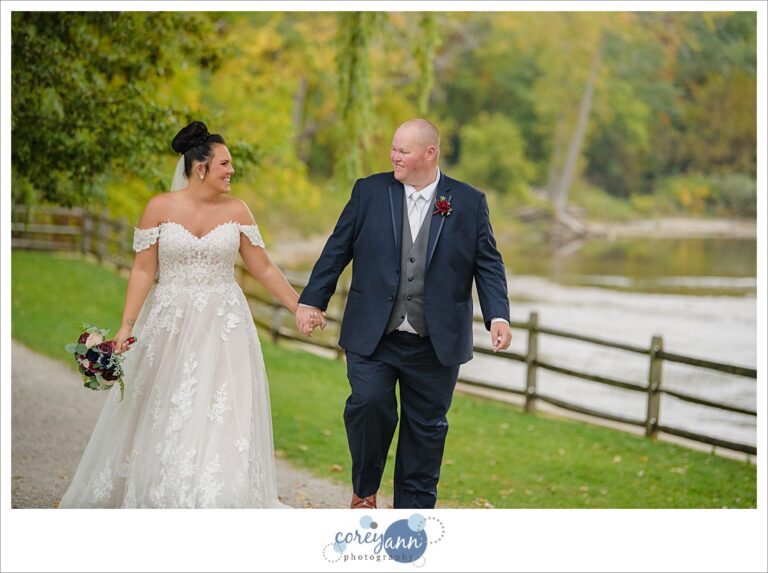 Bride and Groom wedding photo at Chagrin River Park in Willoughby Ohio