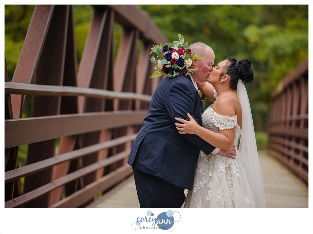 October wedding portraits in October at Chagrin River Park