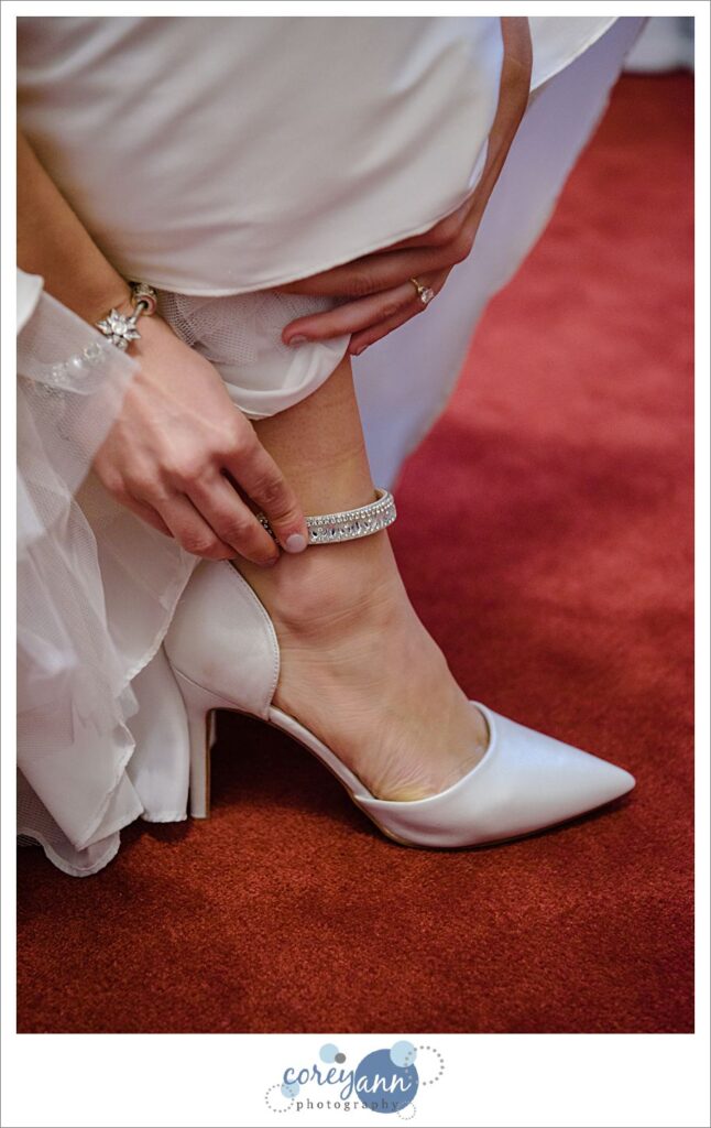 getting ready for wedding at st vincent de paul in akron