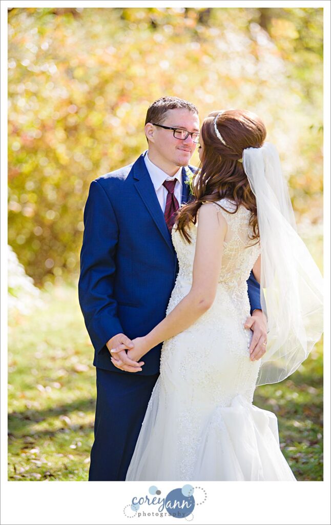 October Gervasi Vineyard wedding in Canton Ohio