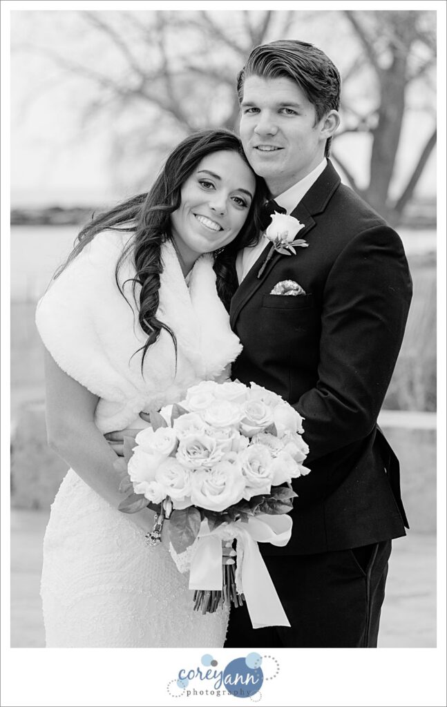 wedding photos at edgewater beach in Cleveland
