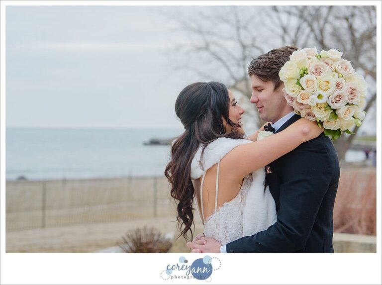 wedding photos at edgewater beach in Cleveland