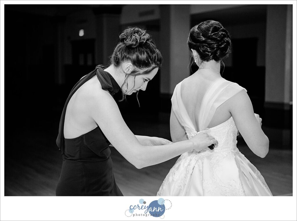 bride getting ready for wedding in canton
