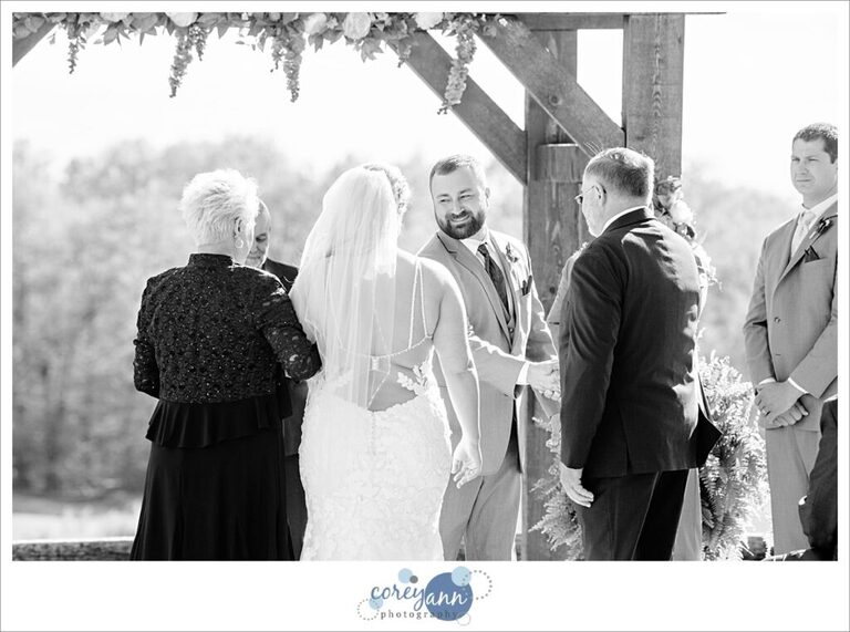 May wedding ceremony at Mapleside Farms in Ohio