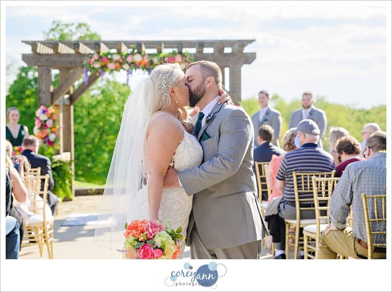 May wedding ceremony at Mapleside Farms in Ohio