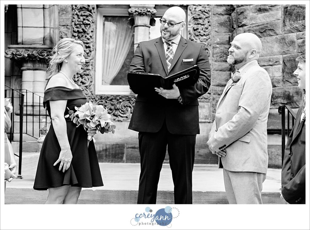 Outdoor wedding at Massillon Womens Club