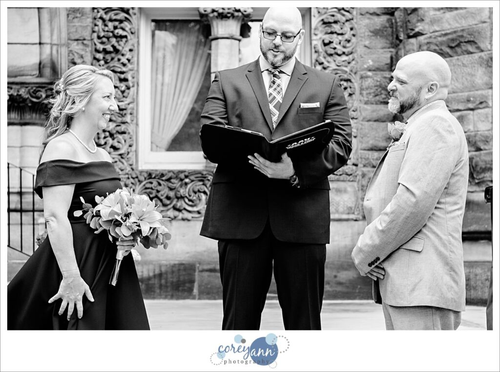 Outdoor wedding at Massillon Womens Club