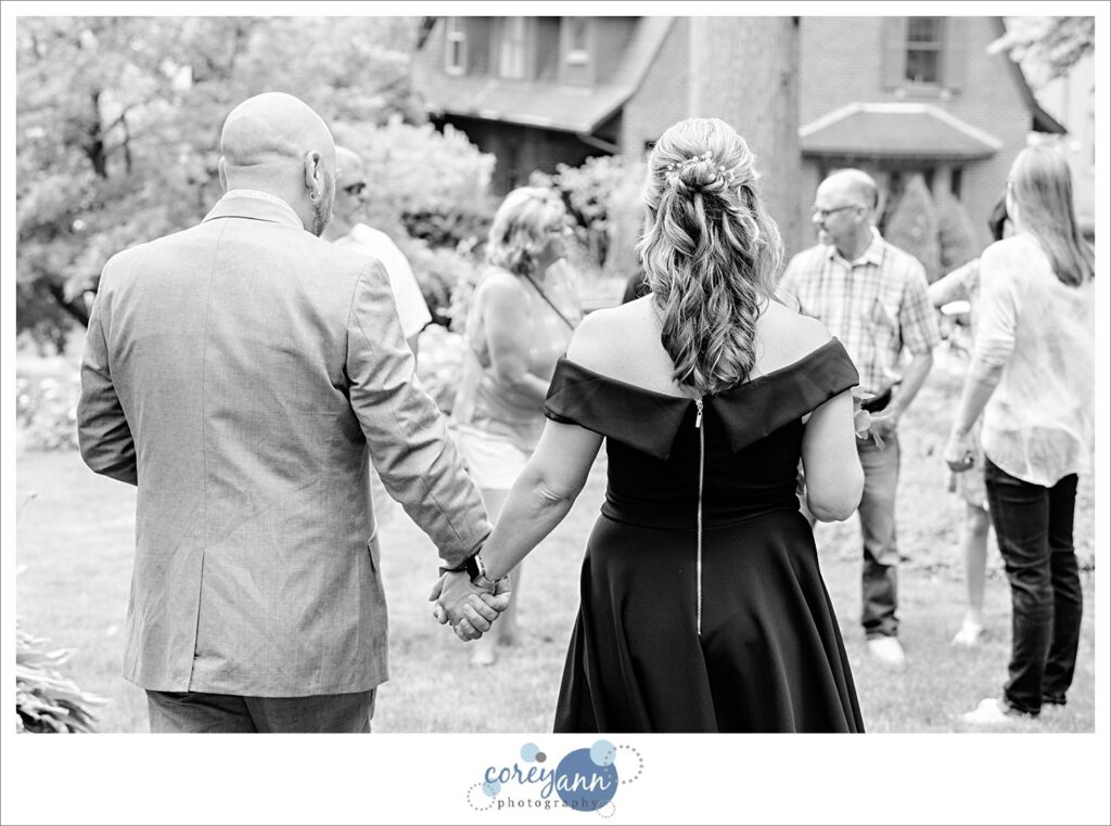 Outdoor wedding at Massillon Womens Club