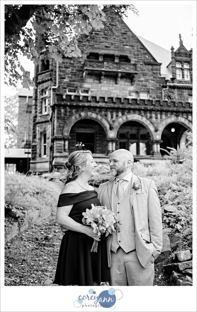 Outdoor wedding at Massillon Womens Club