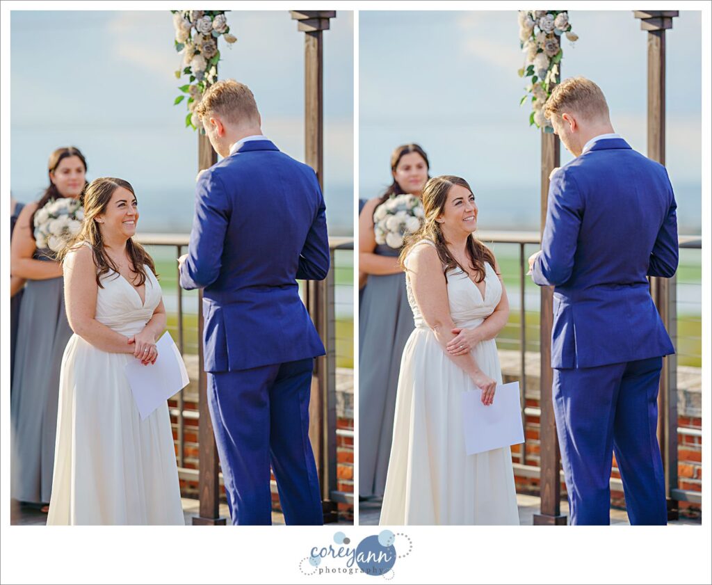 Outdoor wedding ceremony in Cleveland on rooftop