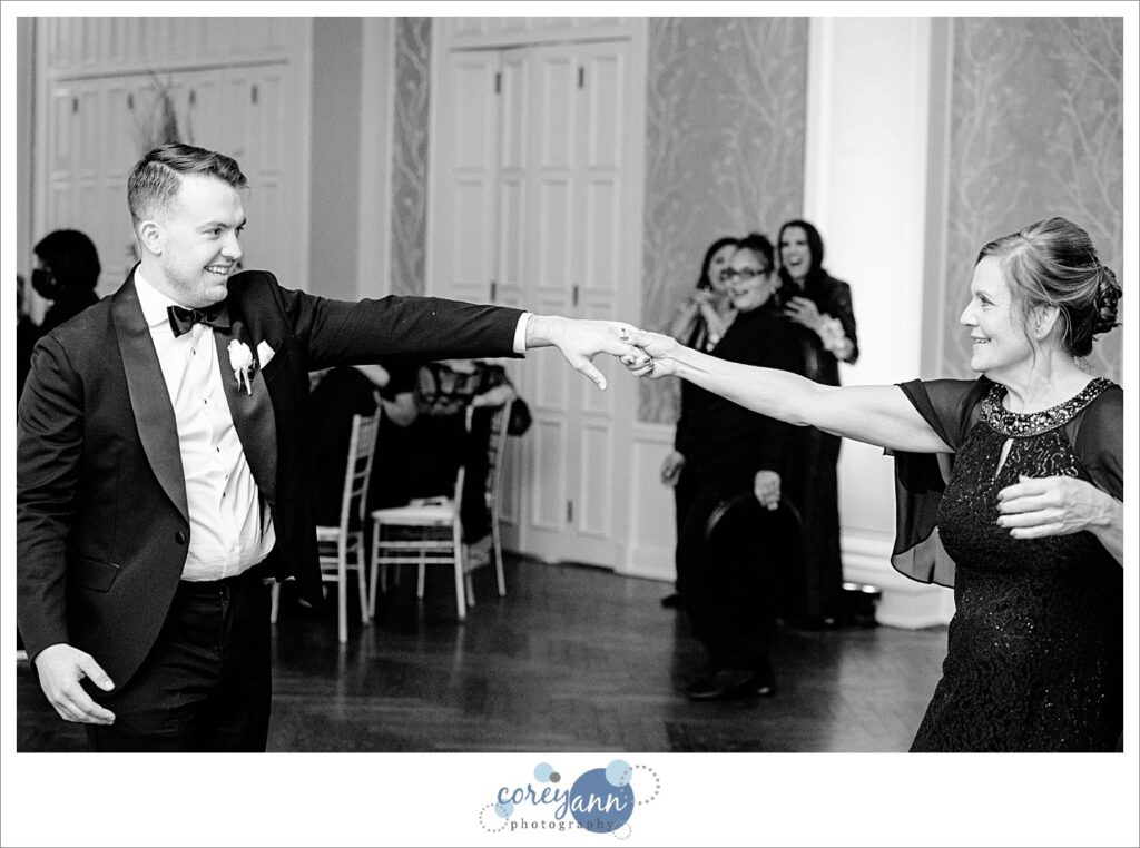 Winter wedding reception at Brookside Country Club in Canton Ohio