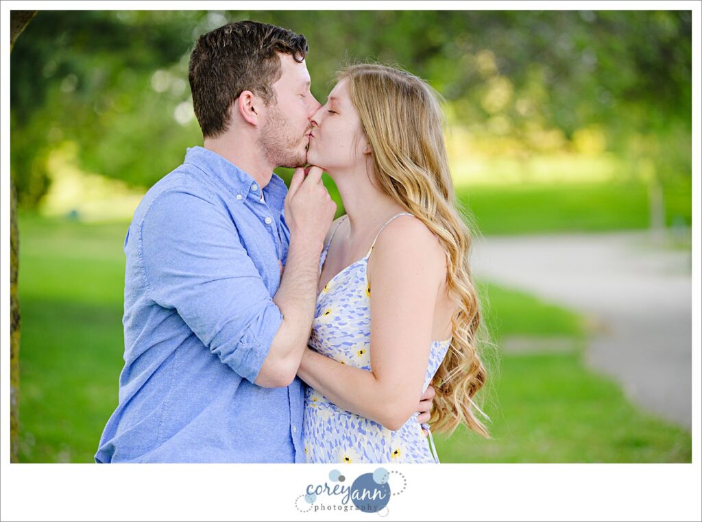Wade Oval Lagoon Engagement Session in the Spring in Cleveland