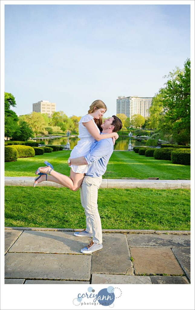 Wade Oval Lagoon Engagement Session in the Spring in Cleveland