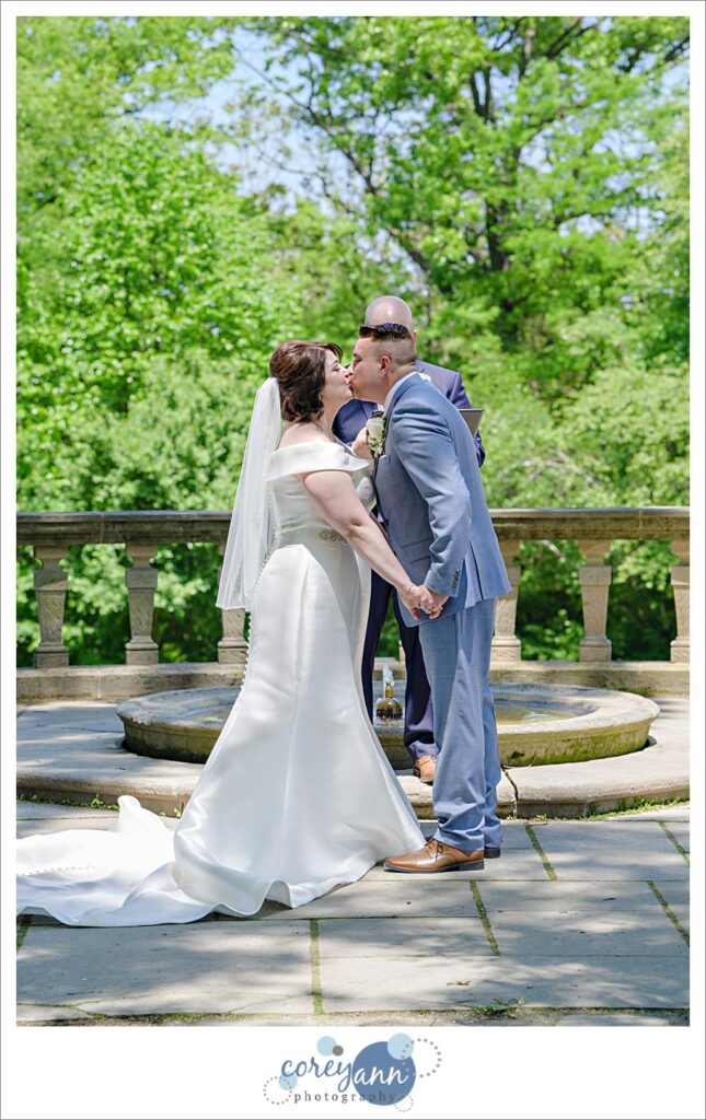 Tea Houses wedding ceremony in the spring at Stan Hywet in Akron Ohio