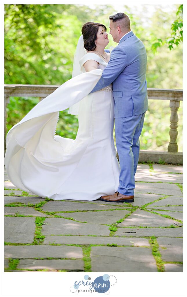 Wedding portrait on the west overlook at Stan Hwyet Hall and Gardens