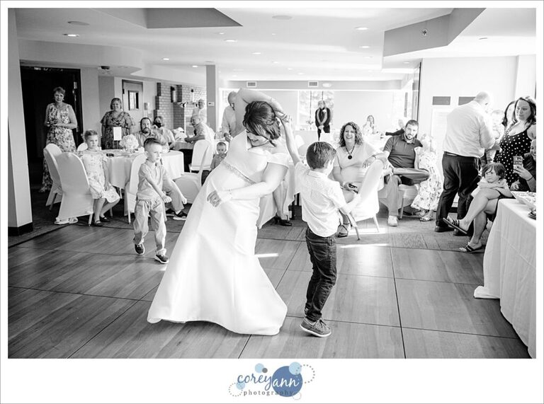 Wedding reception on Portage Lakes in Akron Ohio