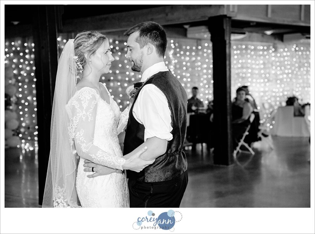 Wedding reception at Nickajack Farms in Ohio