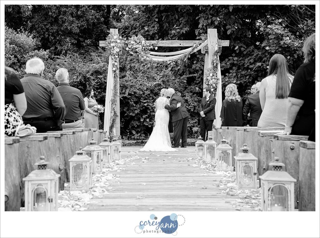 Outdoor wedding ceremony at Barn on Enchanted Acres