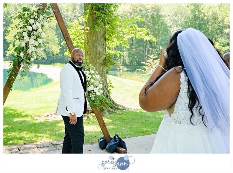 Bride and groom first look at Sun Valley Ohio in Chagrin Falls 