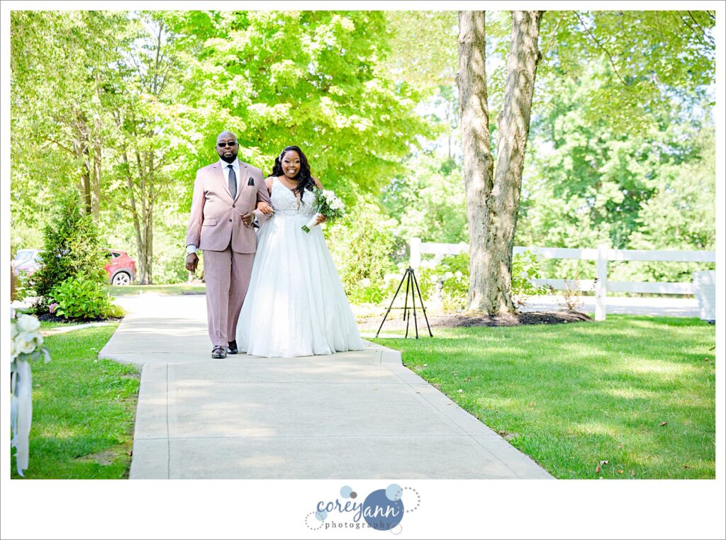 Wedding ceremony at Sun Valley Ohio