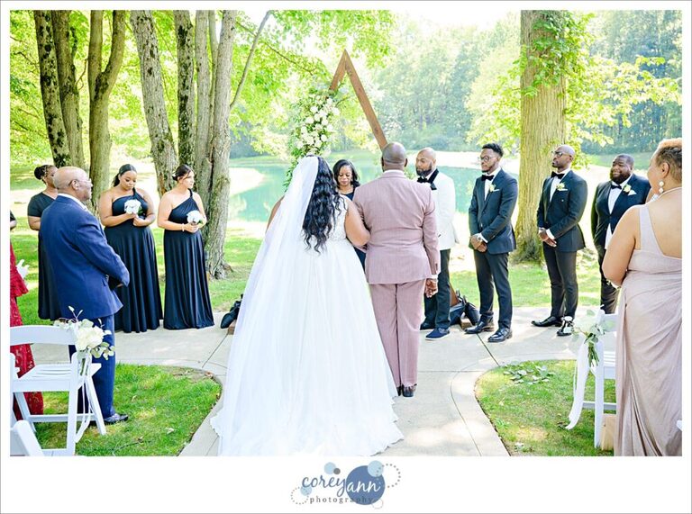 Wedding ceremony at Sun Valley Ohio