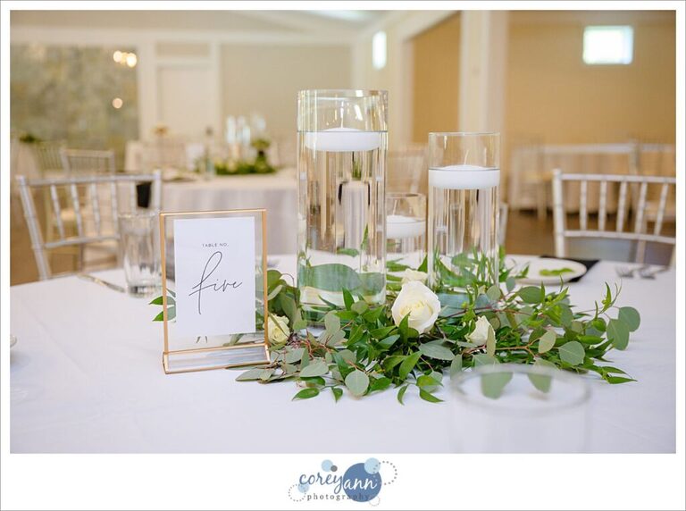 Elegant reception decor with white and gold decorations at Sun Valley in Northeast Ohio