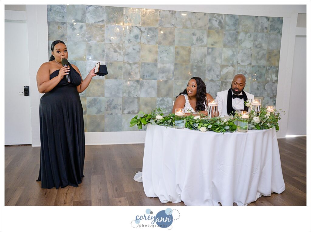 August wedding reception at Sun Valley in Chagrin Falls Ohio