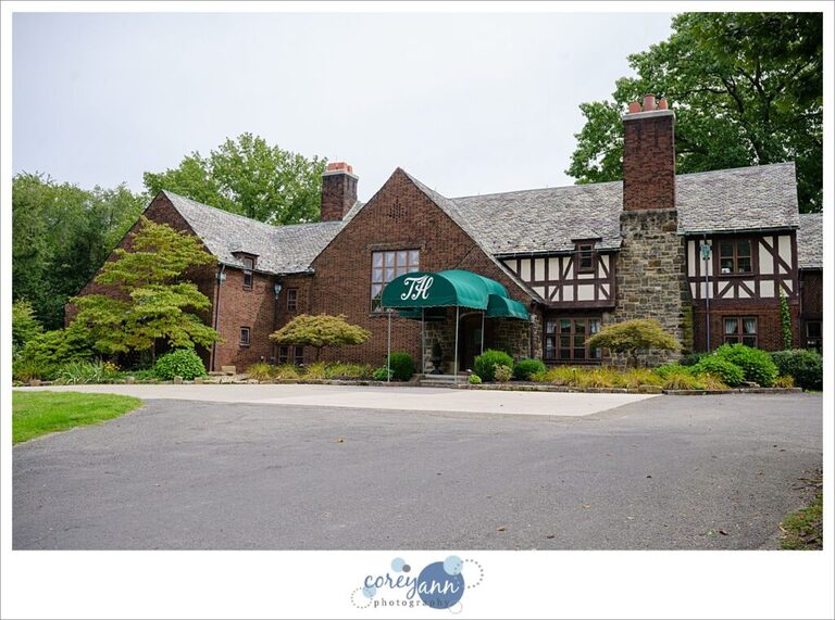 Tudor House on Portage Lakes on a wedding day in September in Akron Ohio