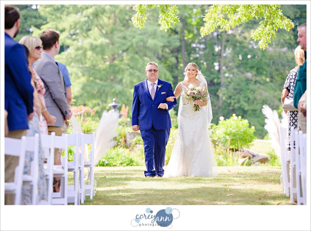 September outdoor wedding ceremony at Tudor House on Portage Lakes in Akron Ohio