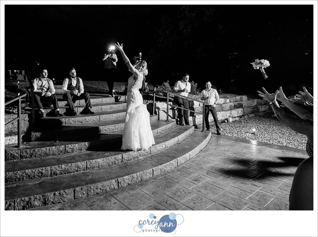 Wedding reception at Tudor House on Portage Lakes in Akron Ohio