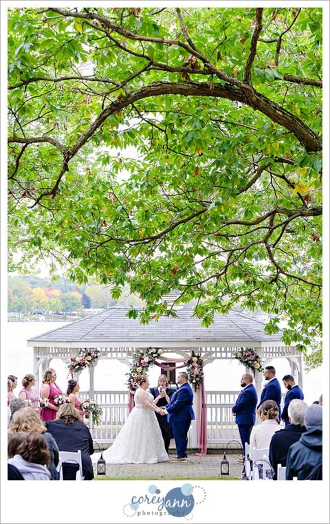 September wedding ceremony at Tudor House on Portage Lakes in Akron Ohio