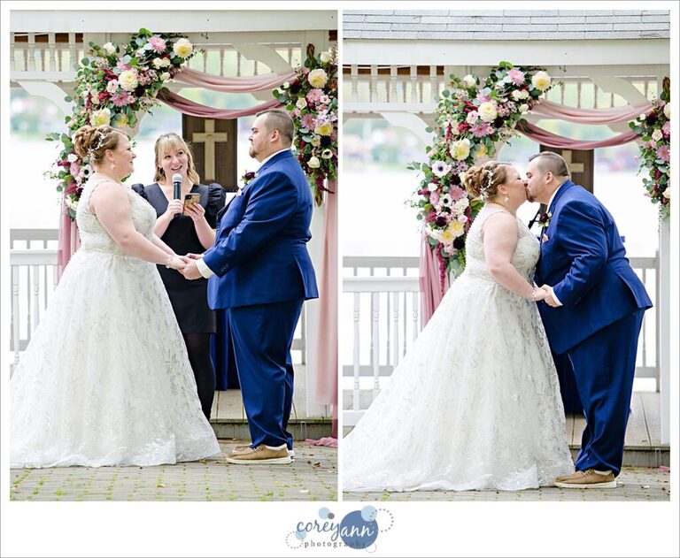 September wedding ceremony at Tudor House on Portage Lakes in Akron Ohio